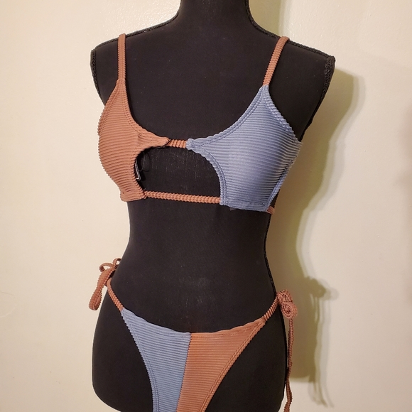 Bathing Suit - Picture 6 of 8